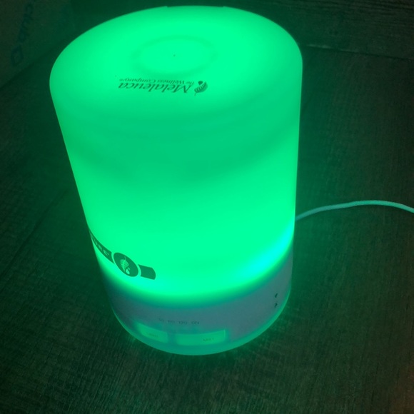 Essential Oil Diffuser 🍃 - Picture 6 of 9